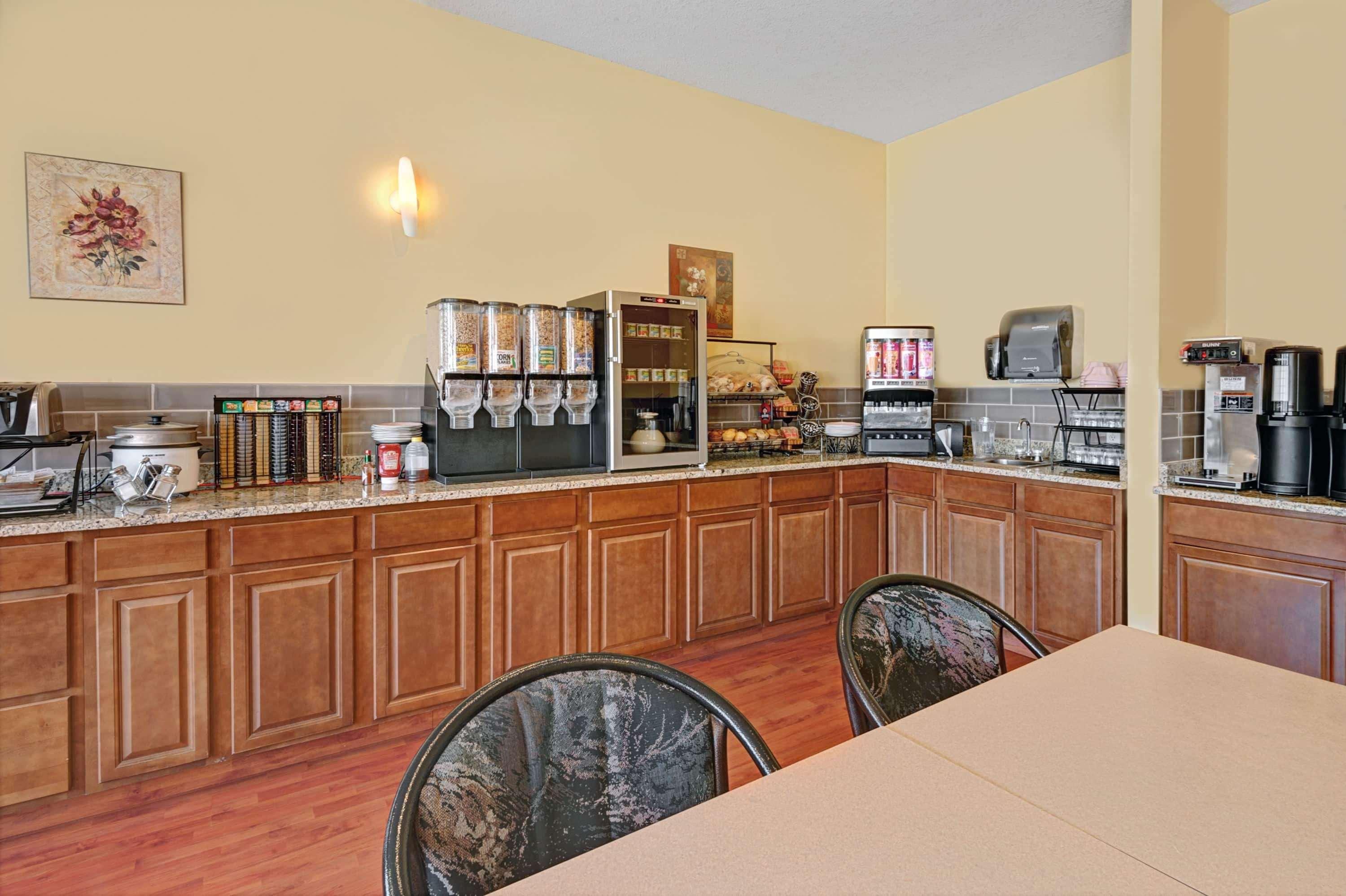 Quality Inn & Suites Edmonton International Airport Leduc Kültér fotó