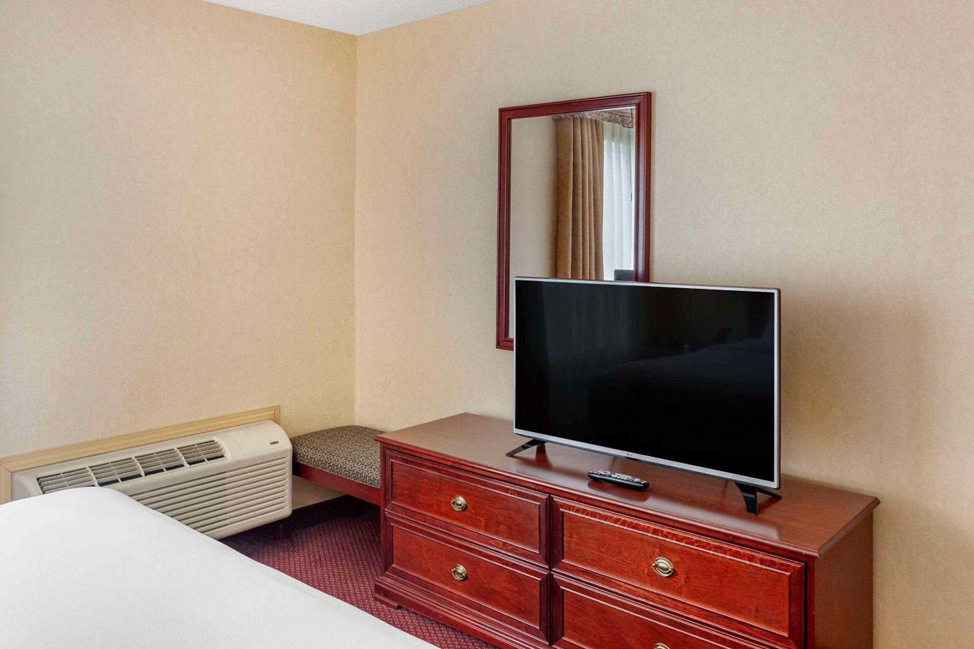 Quality Inn & Suites Edmonton International Airport Leduc Kültér fotó