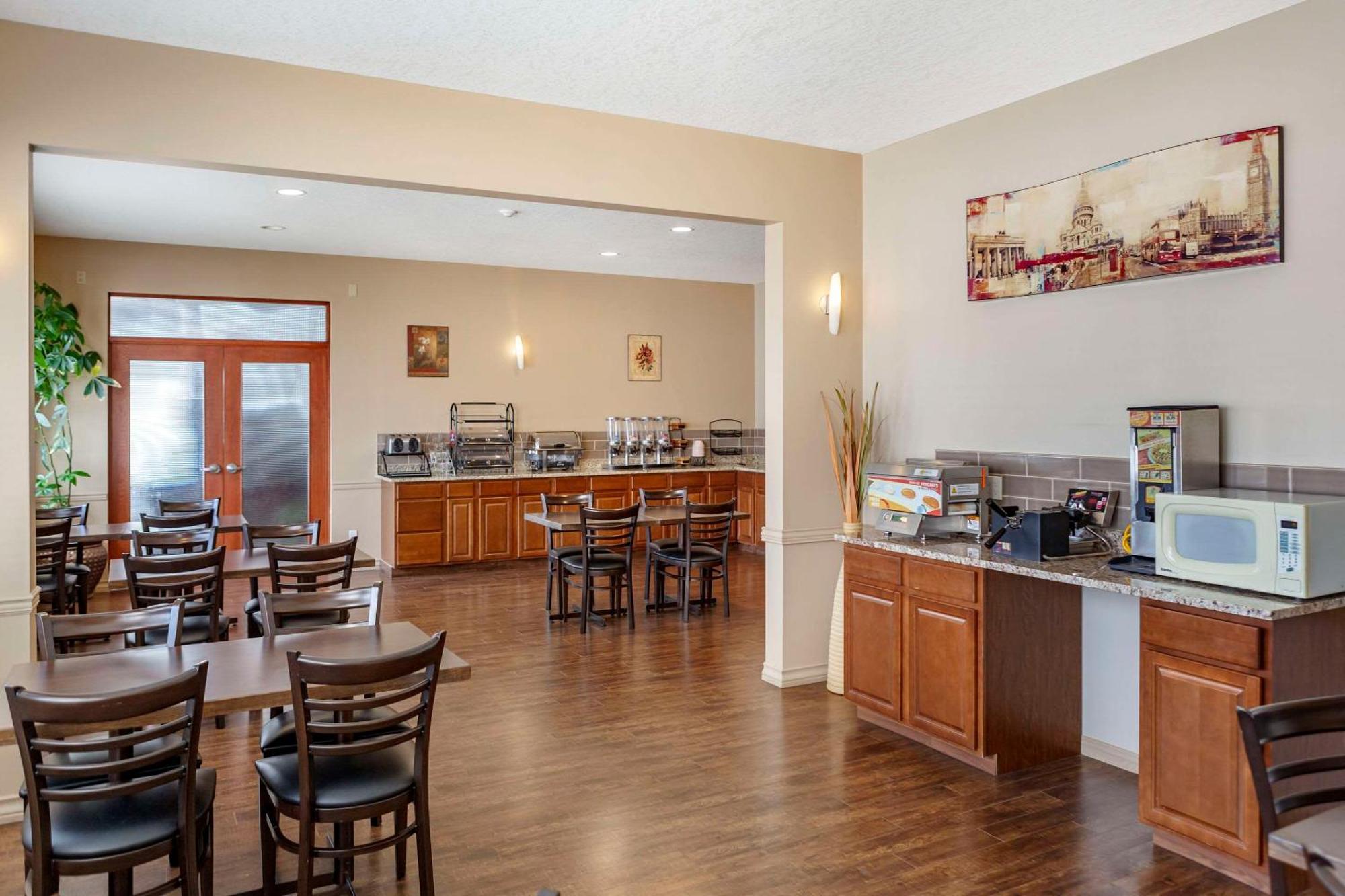 Quality Inn & Suites Edmonton International Airport Leduc Kültér fotó