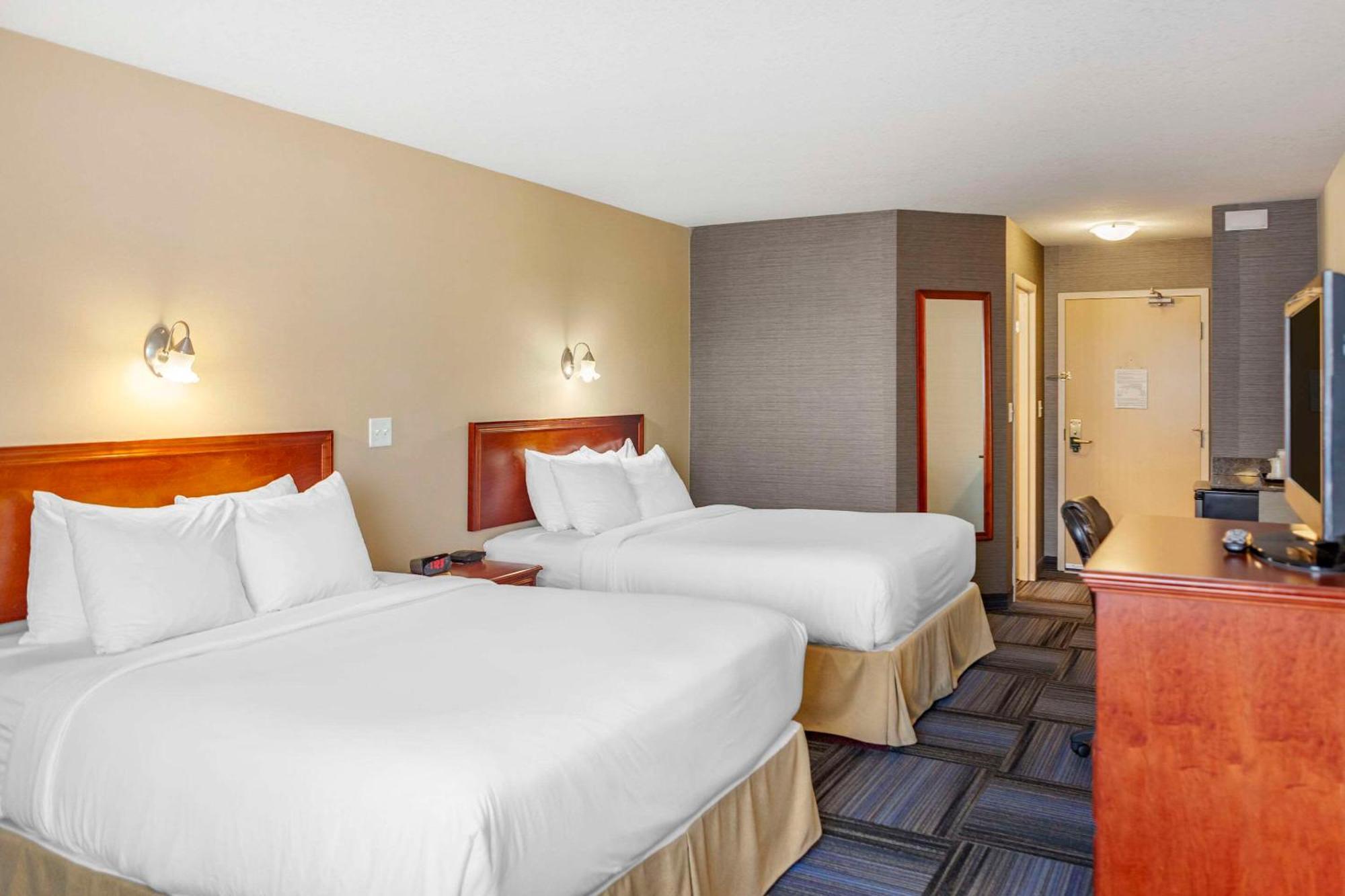 Quality Inn & Suites Edmonton International Airport Leduc Kültér fotó