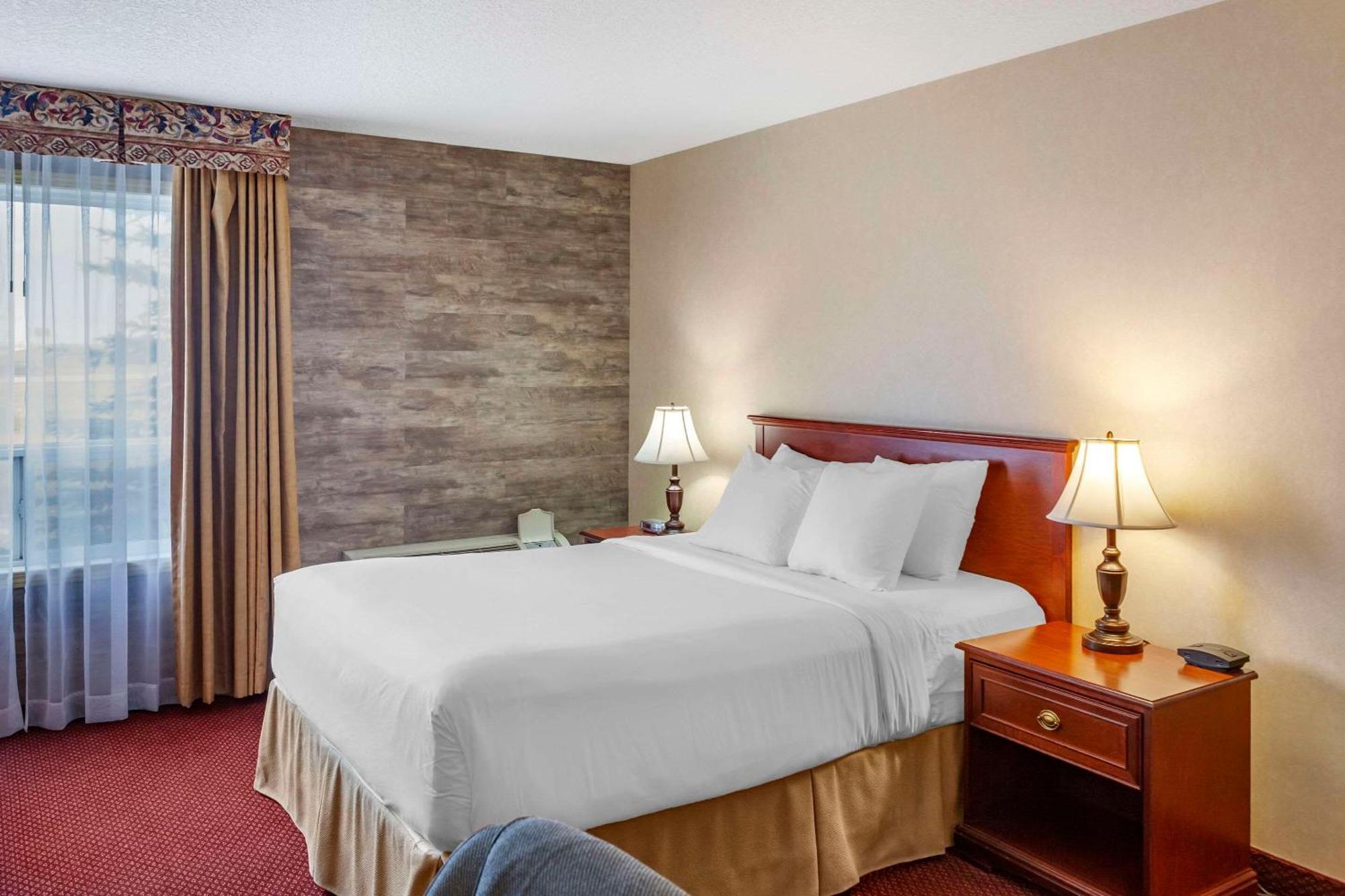 Quality Inn & Suites Edmonton International Airport Leduc Kültér fotó