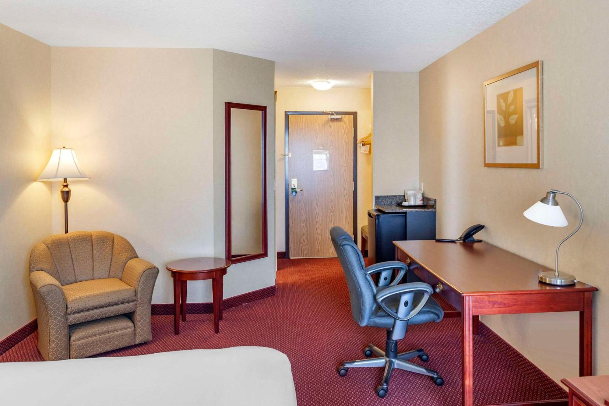 Quality Inn & Suites Edmonton International Airport Leduc Kültér fotó