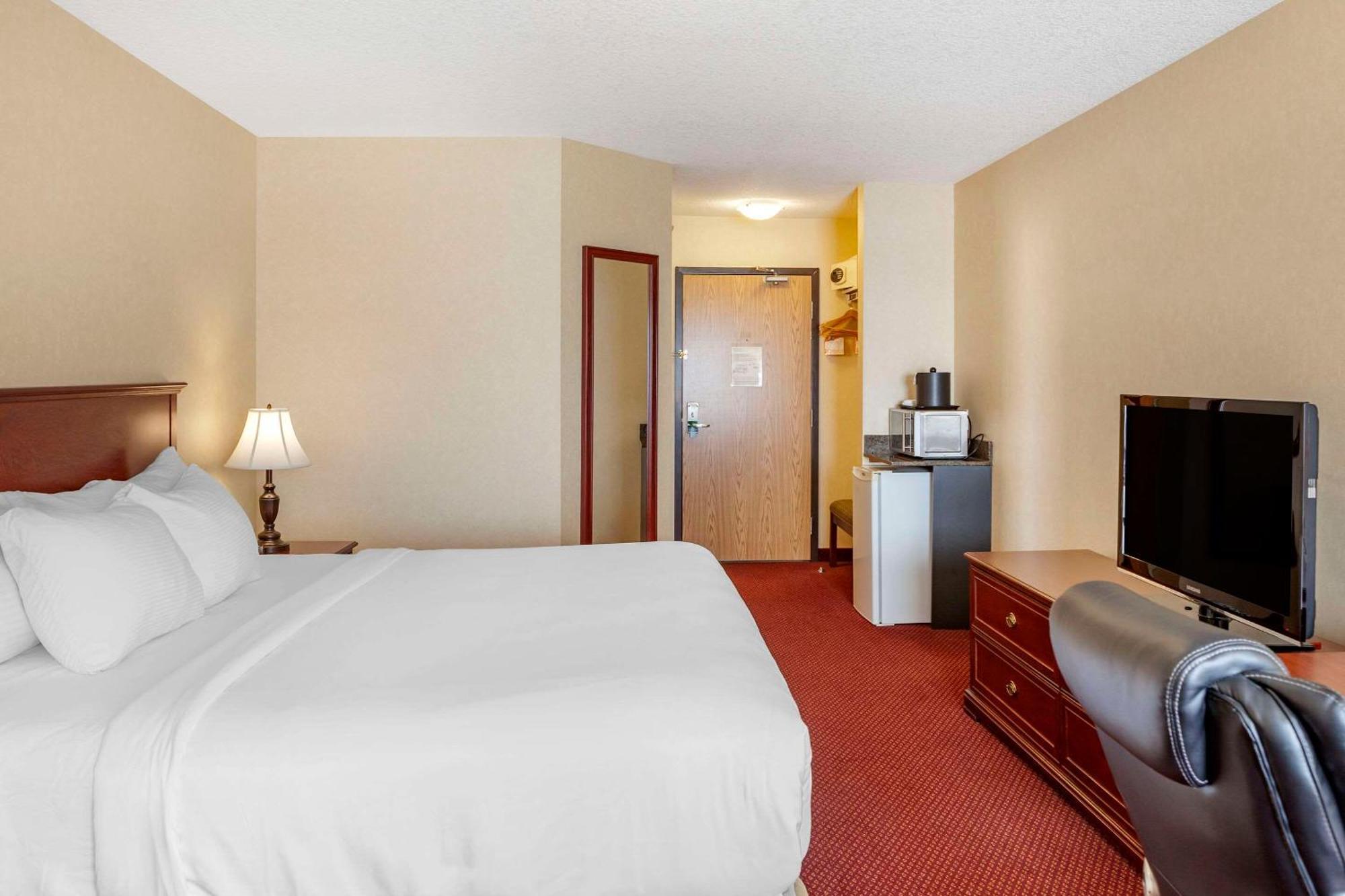 Quality Inn & Suites Edmonton International Airport Leduc Kültér fotó