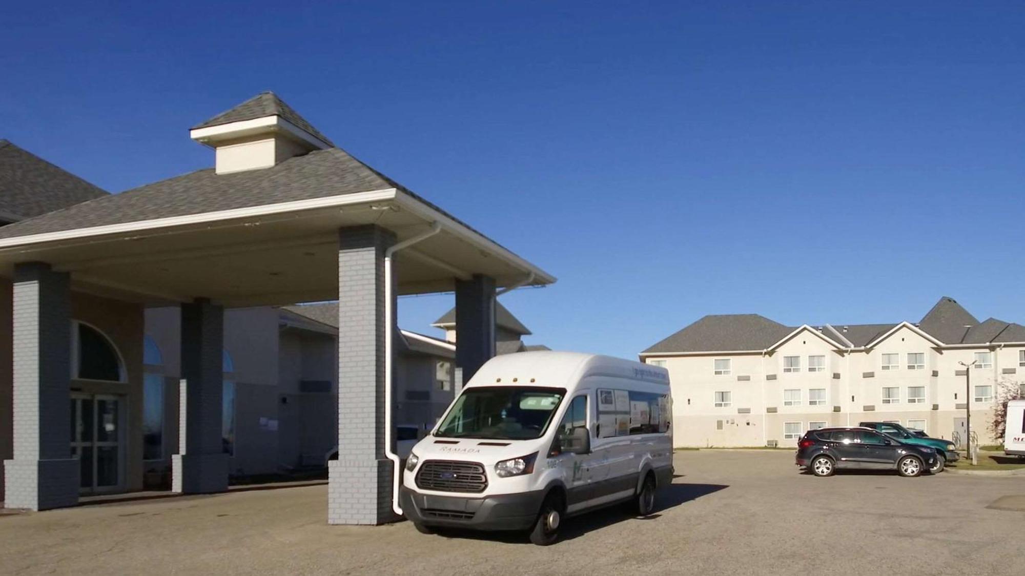 Quality Inn & Suites Edmonton International Airport Leduc Kültér fotó